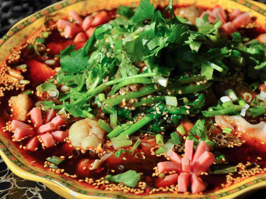 冒菜也叫火鍋菜，是一種燙煮的形式