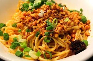 陝西麵食好吃的訣竅在這，油潑辣子做的好，麵食咋做都好吃！